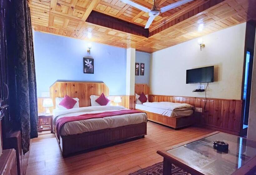 Номер Deluxe, Narayana Guest House