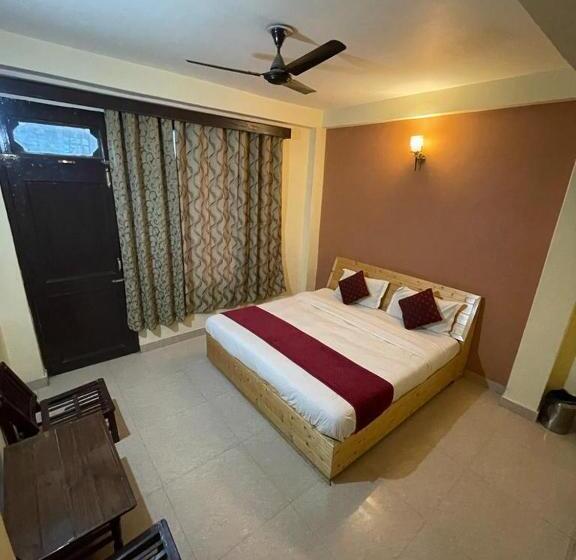 اتاق استاندارد با تخت بزرگ, Narayana Guest House