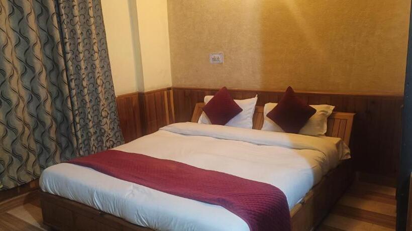 带大床的标准间, Narayana Guest House