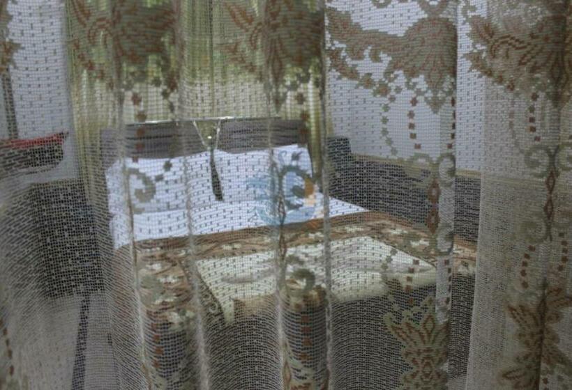 اتاق استاندارد, Sk Travellers Inn