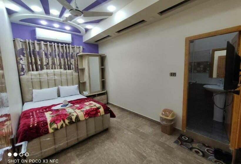 اتاق لوکس, Sk Travellers Inn