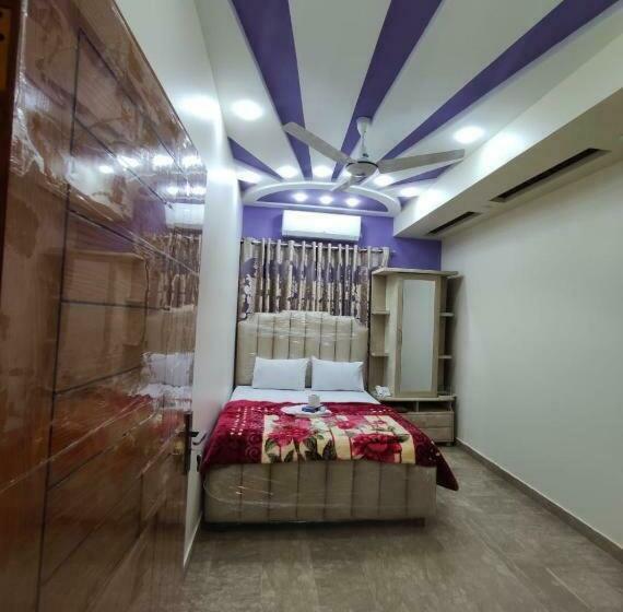 اتاق لوکس, Sk Travellers Inn