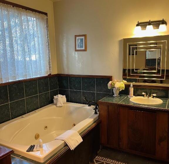 Стандартный Номер Кровать Кинг, The Lindsay Lodge