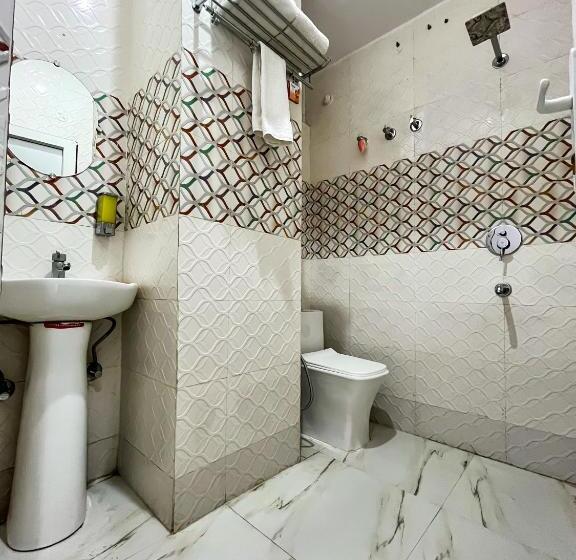 디럭스 스튜디오, The Yachis Rishikesh