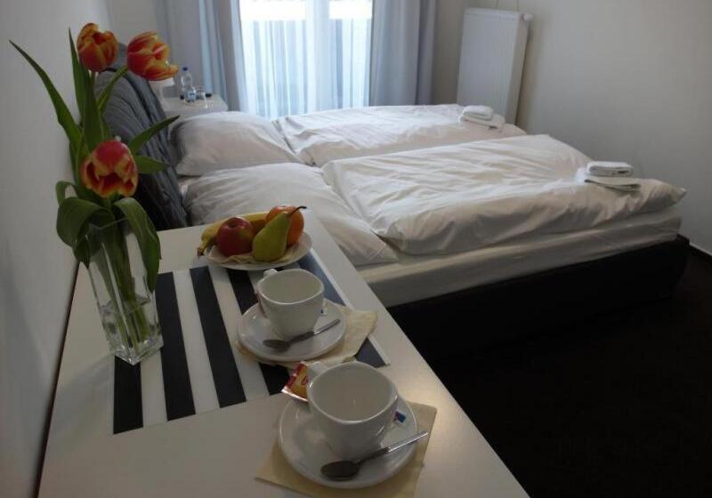 Standard-huone, Harfa