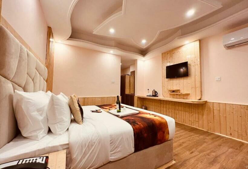 带大床的标准间, Hill River Resort By West Western