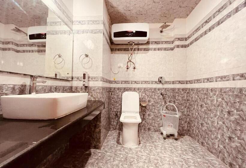 带大床的标准间, Hill River Resort By West Western