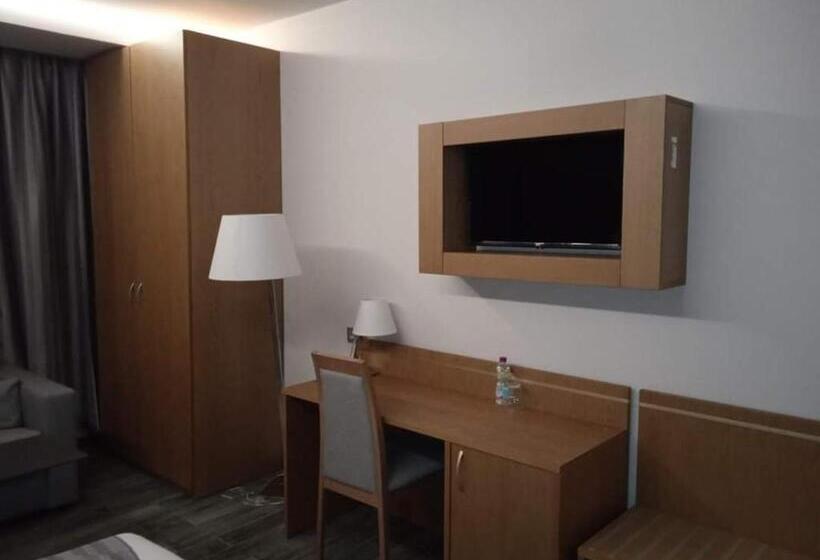 اتاق استاندارد یک نفره, El Ghanami