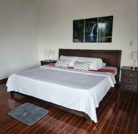 Perhehuone, Kentia Eco Hotel Buga