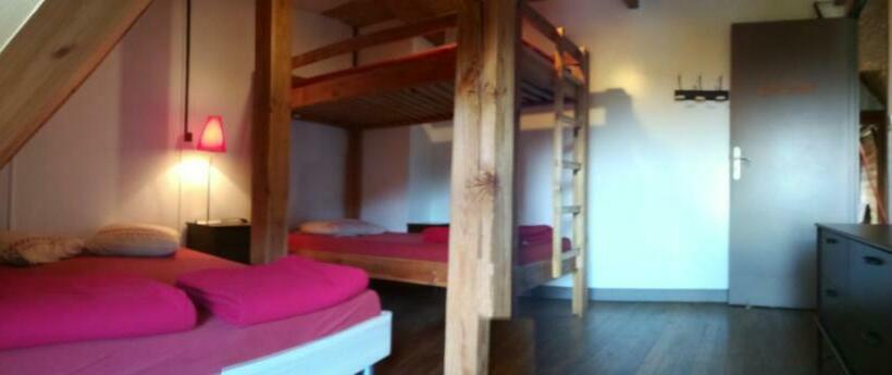 家庭房间共用浴室, Le Chalet Des Gentianes