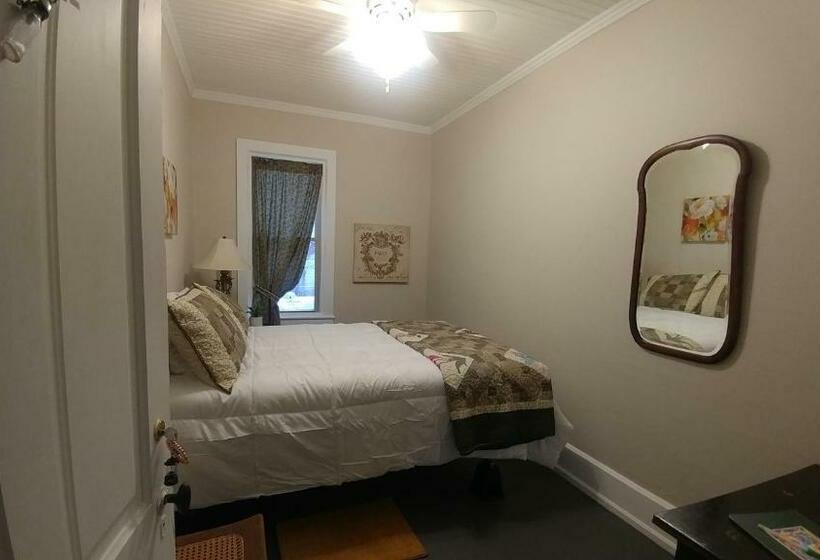 غرفة قياسية, The Burlington Hotel & Bar   Alma Wi