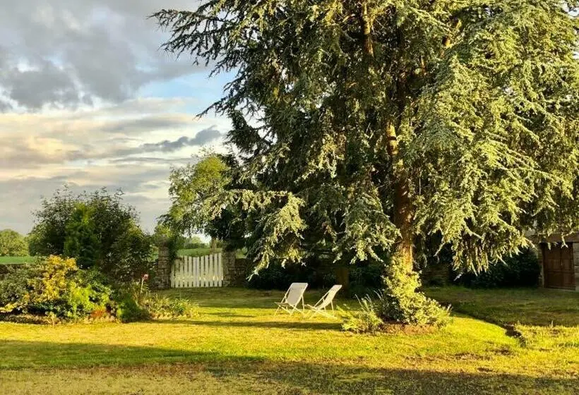 公園の見えるスタンダードルーム, Le Manoir De La Beslière   Gîte Et Chambres D Hôtes