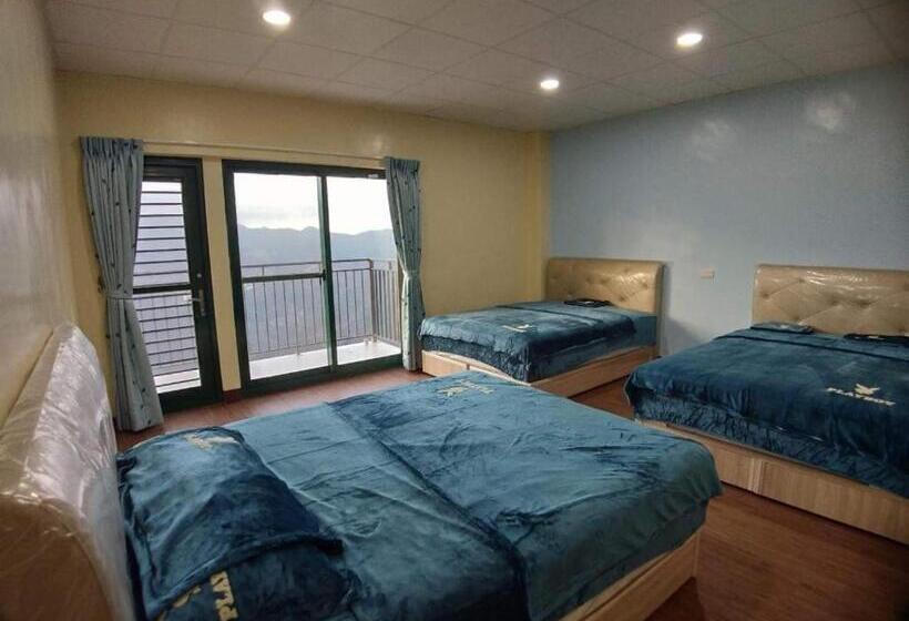 اتاق خانوادگی با چشم‌انداز کوه, 崗好山莊