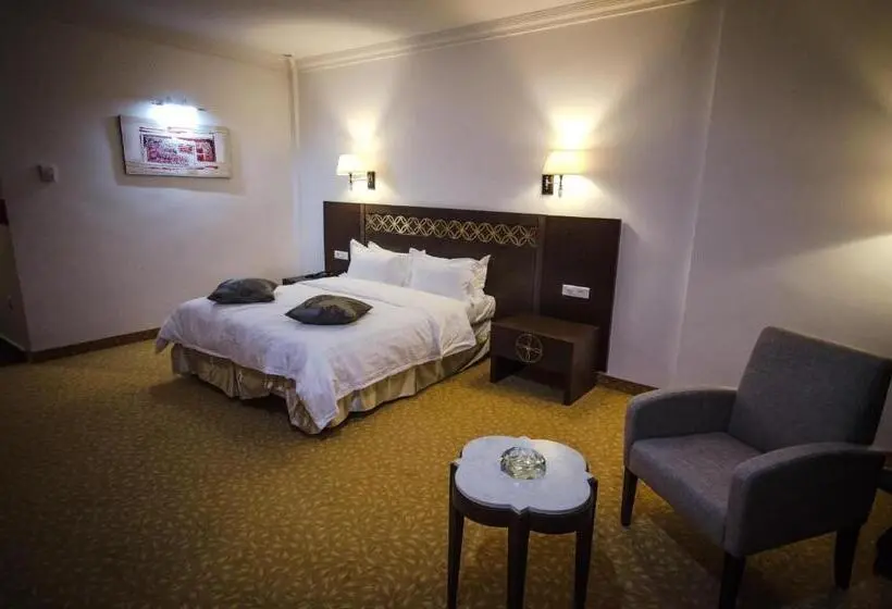 سوییت, El Bey