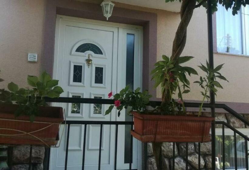 اتاق استاندارد با بالکن, Guesthouse Zimovski