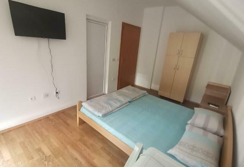 اتاق استاندارد با بالکن, Guesthouse Zimovski