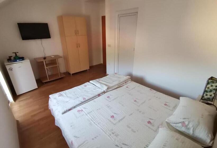 اتاق استاندارد با چشم‌انداز, Guesthouse Zimovski