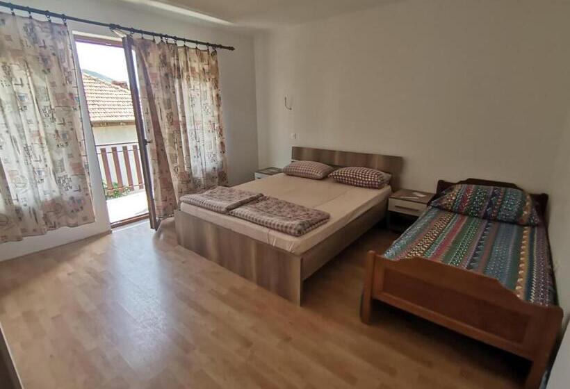 Standard studio with lake view, Guesthouse Zimovski