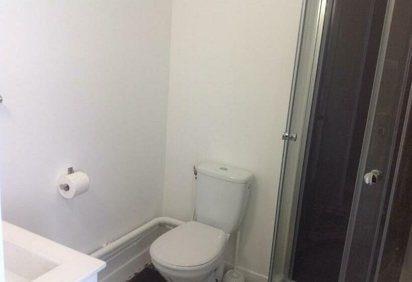 标准三人间, Le Gros Chigy Château