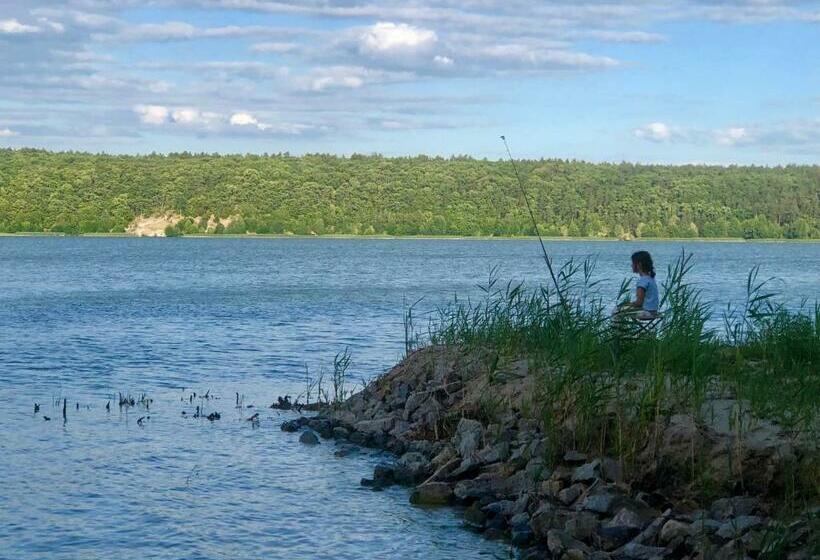 1 Bedroom Apartment Lake View, Kaniv Fishclub