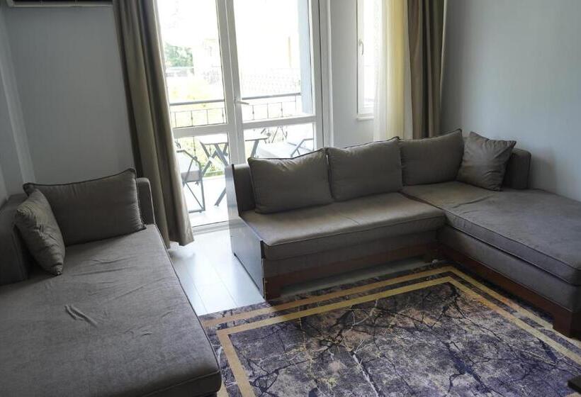 اتاق خانوادگی, Moon Light Family Apart