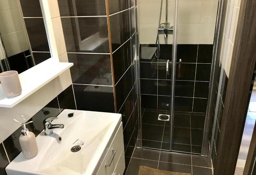 Люкс Повышенной Комфортности, Apartmány & Vinařství Káňa
