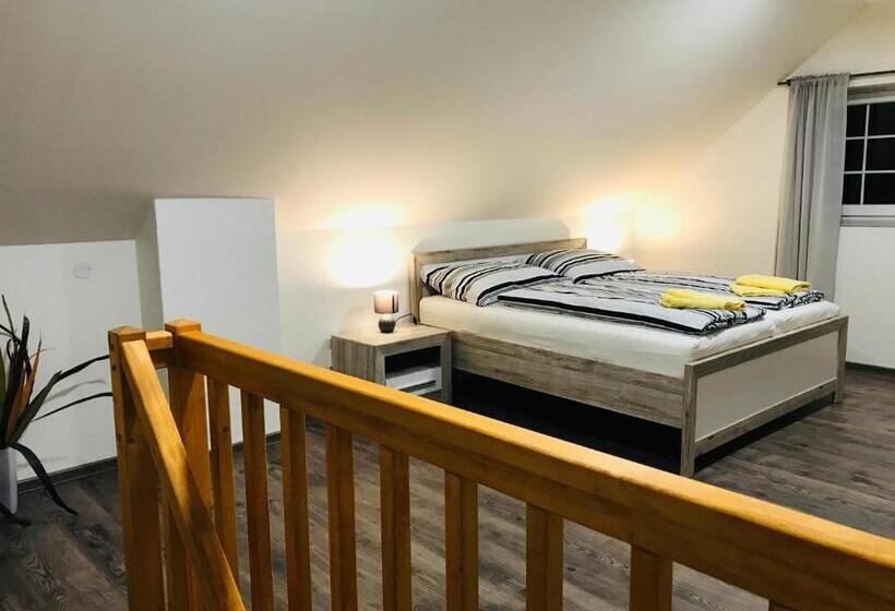 デラックススイート, Apartmány & Vinařství Káňa