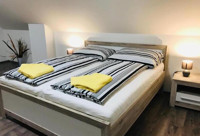 デラックススイート, Apartmány & Vinařství Káňa