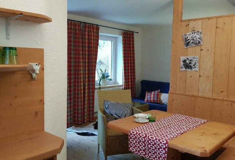 شقة غرفة واحدة, Landhaus Almdorf