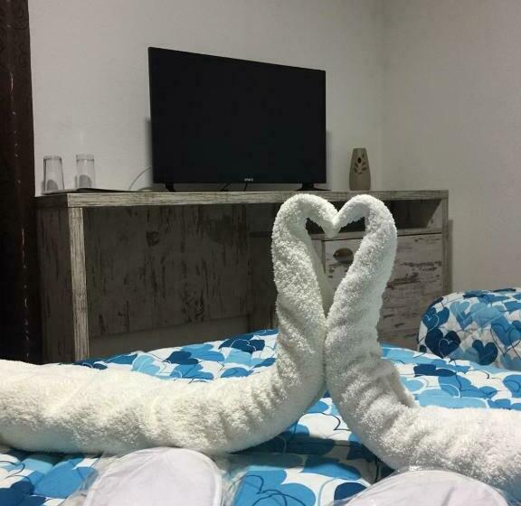 اتاق سوپریور با تخت بزرگ, Cruiser Restoran