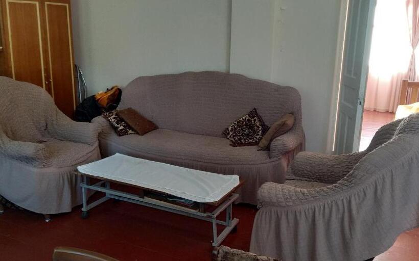 خانه 2 خوابه, Guest House Pirvelwodebuli