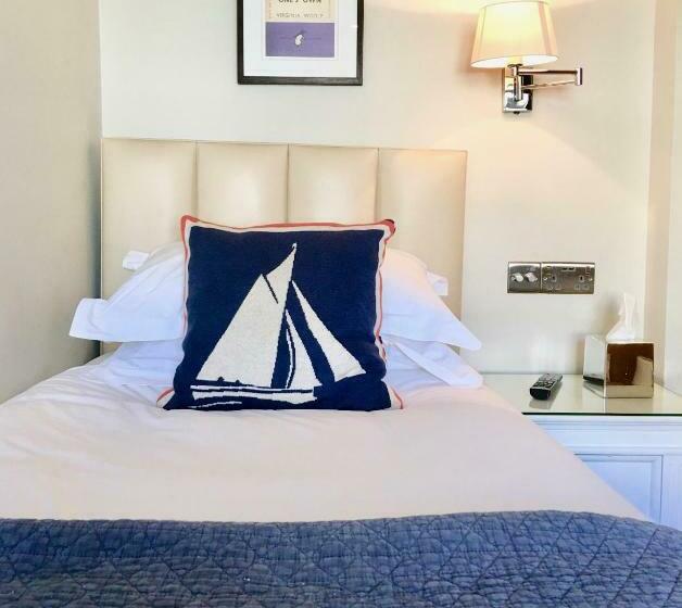 带海景的标准单人间, A Room With A View