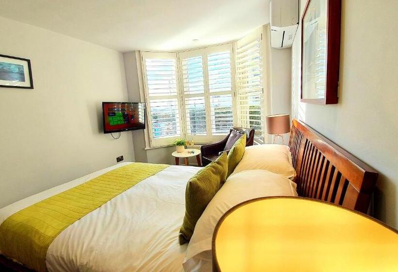 一楼标准间, A Room With A View