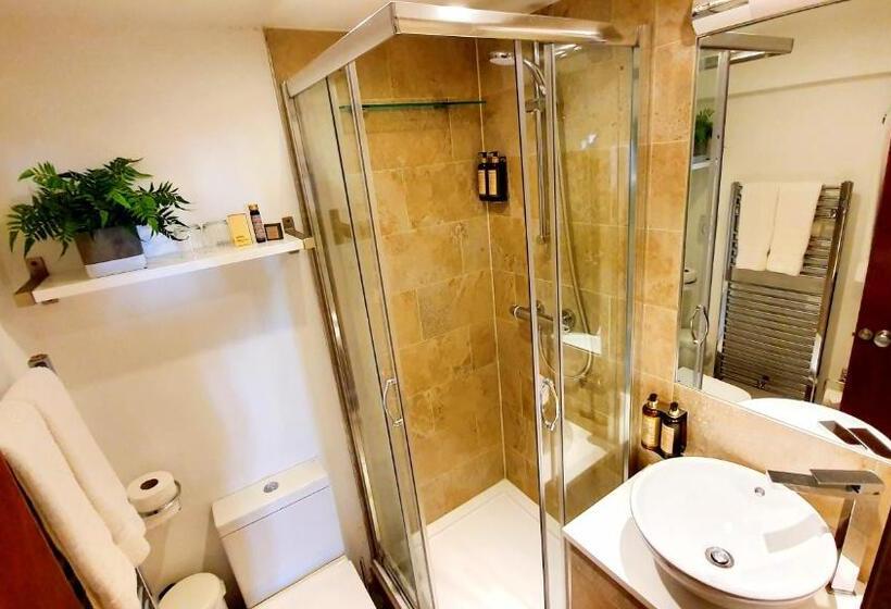 一楼标准间, A Room With A View