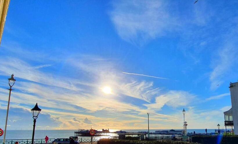 一楼标准间, A Room With A View