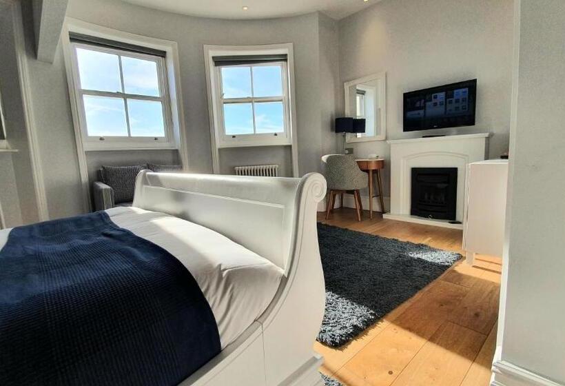 带大床的豪华间, A Room With A View