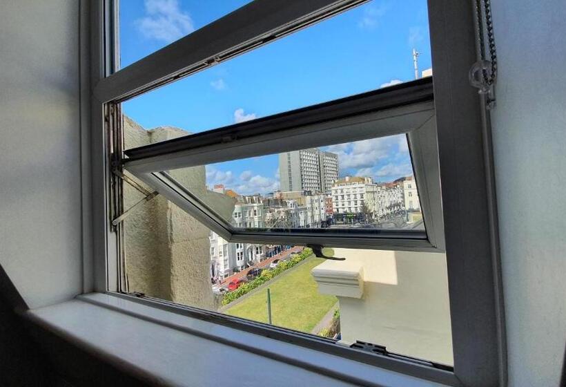 标准房带园景, A Room With A View