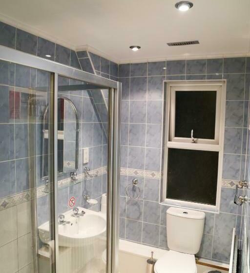 Chambre Familiale, Croft