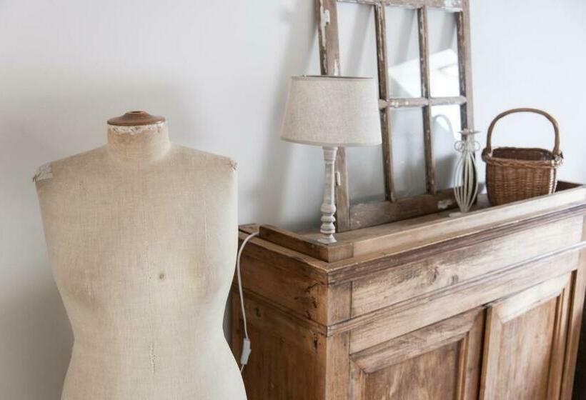 スタンダードルーム, Domaine De Savigny