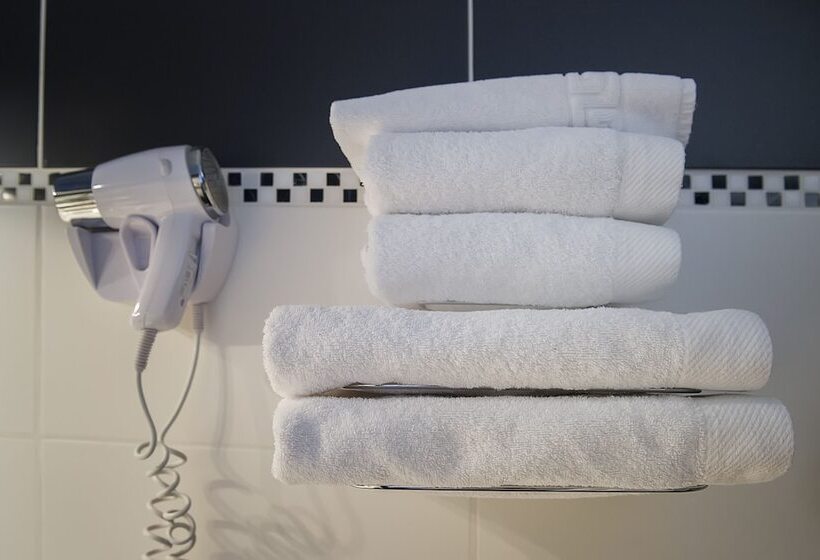 חדר סטנדרט לשלושה, Du Moulin D Or