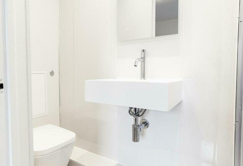 Номер Стандарт, Cambridge House