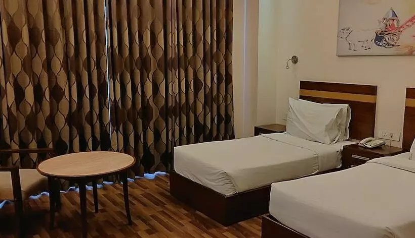 Deluxe Yhden Hengen Huone, Hive Panipat