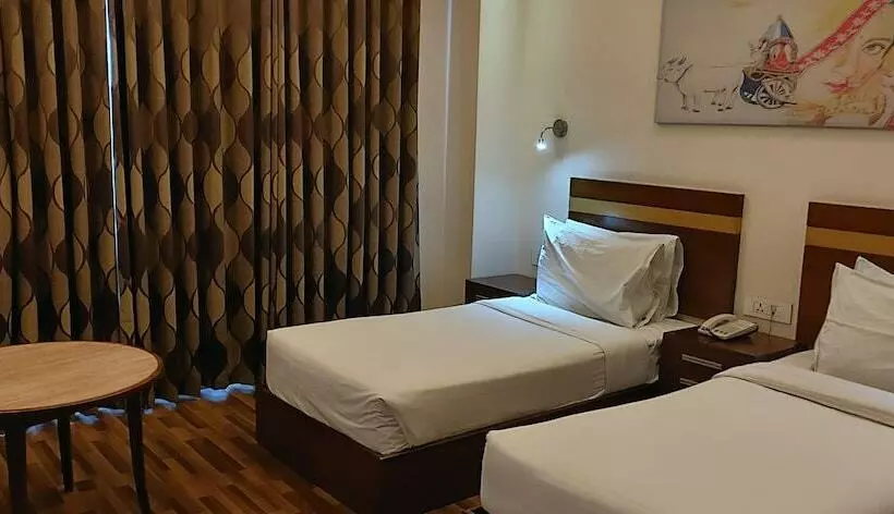 Deluxe Yhden Hengen Huone, Hive Panipat