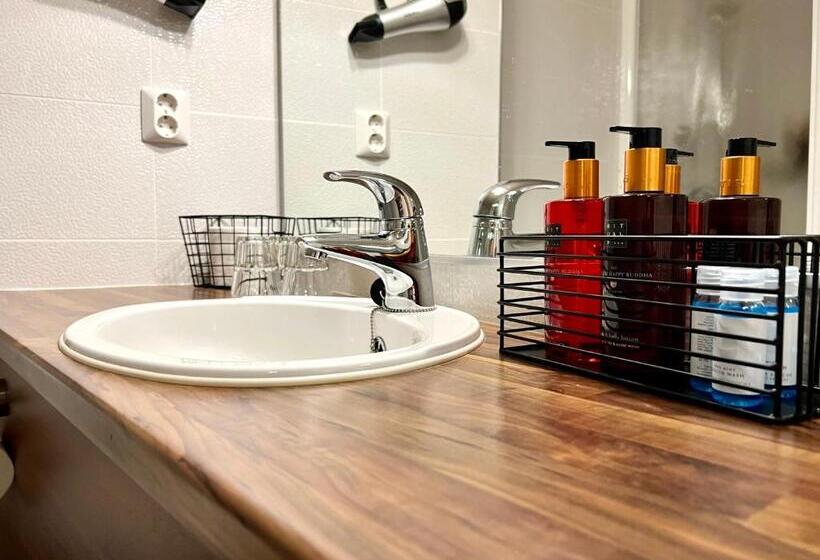 スタンダードトリプルルーム, Hospitz