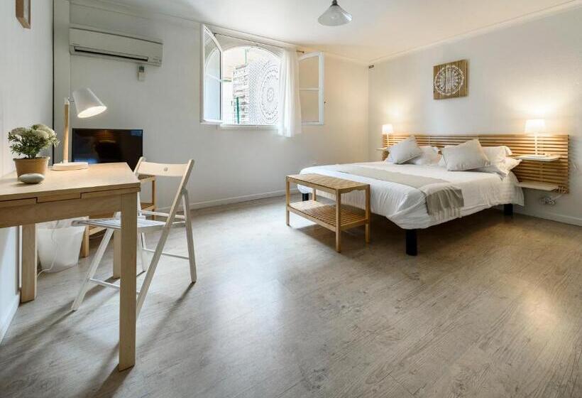 스탠다드 스튜디오, Hôtel & Studios Astor