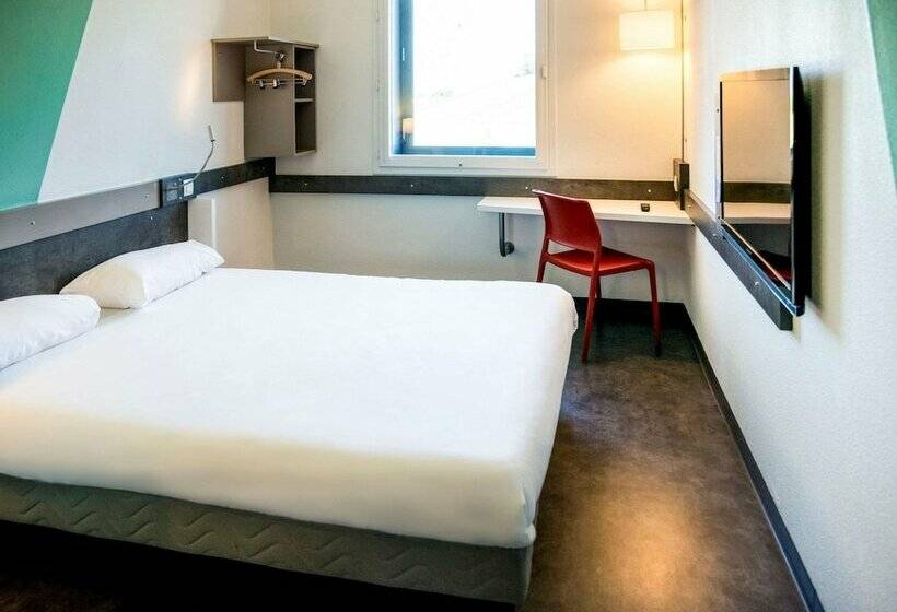 חדר סטנדרט לשלושה, Ibis Budget Archamps Porte De Geneve