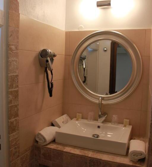 غرفة كومفورت, Mas De Cure Bourse