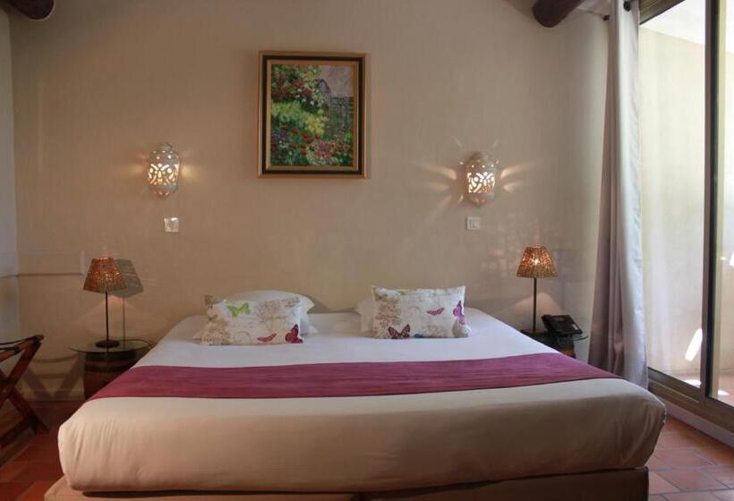 غرفة كومفورت, Mas De Cure Bourse