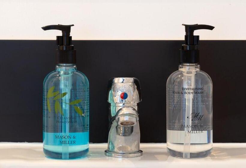 חדר סטנדרט יחיד, Oasis House