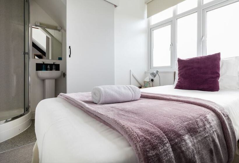 חדר סטנדרט יחיד, Oasis House